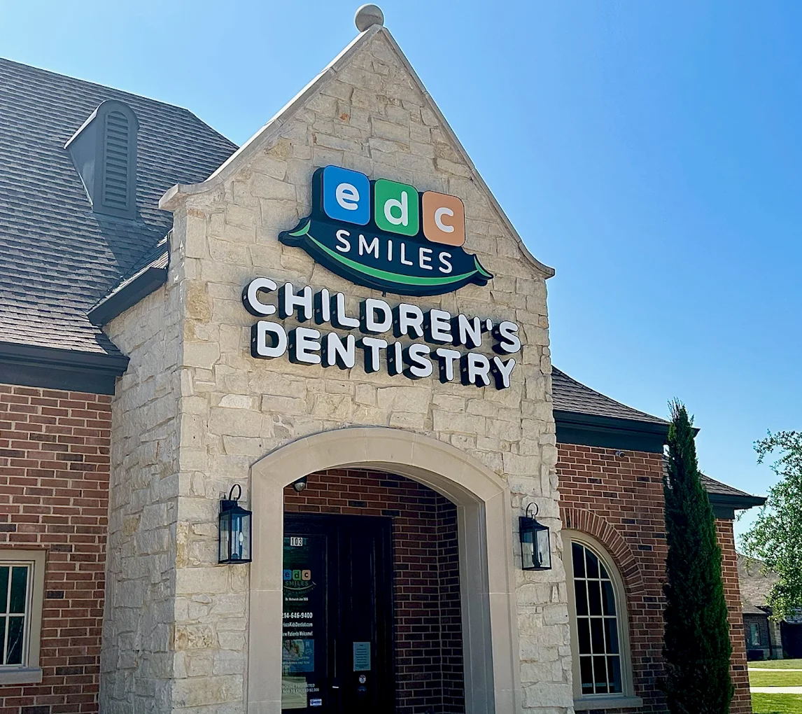 The welcoming exterior of edc Smiles in Frisco